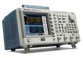 Käytetty toimintogeneraattori Tektronix AFG 3251