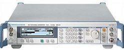 Käytetty signaaligeneraattori Rohde&Schwarz SMV03